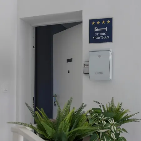 Lady L Sea View Lägenhet